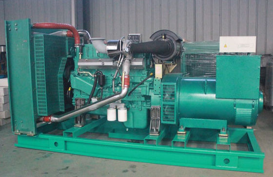 Generatore diesel da 100 kW senza spazzole Genset raffreddato ad acqua con serbatoio di combustibile base Y100