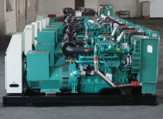 Generatore diesel da 100 kW senza spazzole Genset raffreddato ad acqua con serbatoio di combustibile base Y100